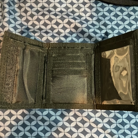 Yankees logo wallet - Picture 3 of 3